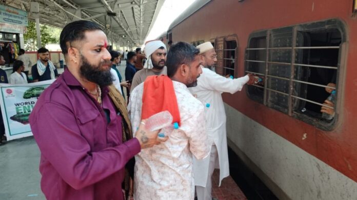darg e hakimi free distribute drinking water